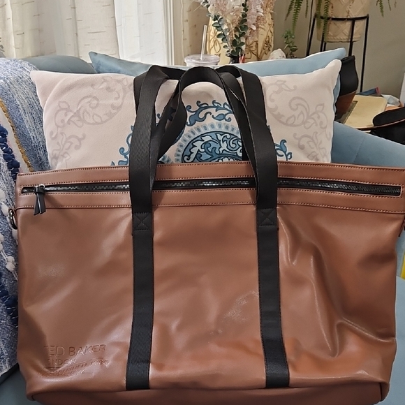 Ted Baker Tan Weekend Bag with Black Accents - Picture 1 of 11